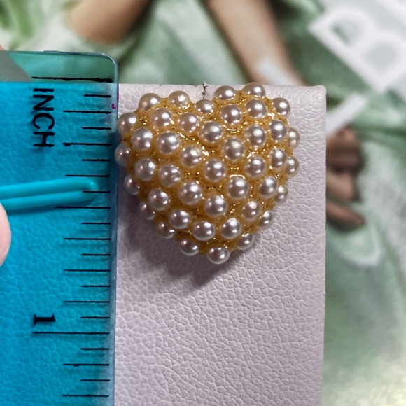 Heart Simulated Pearl Earrings - Picture 6 of 6